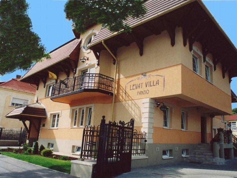 Levay Villa Hotel Miskolc Exteriör bild